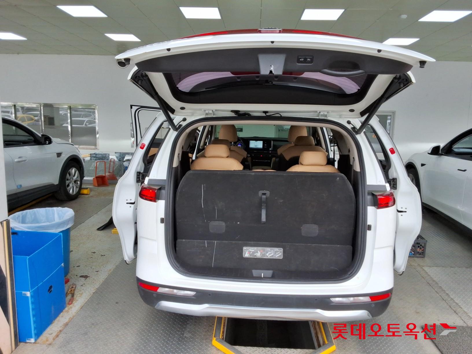 كيا كارنيفال 2021 - صورة 9