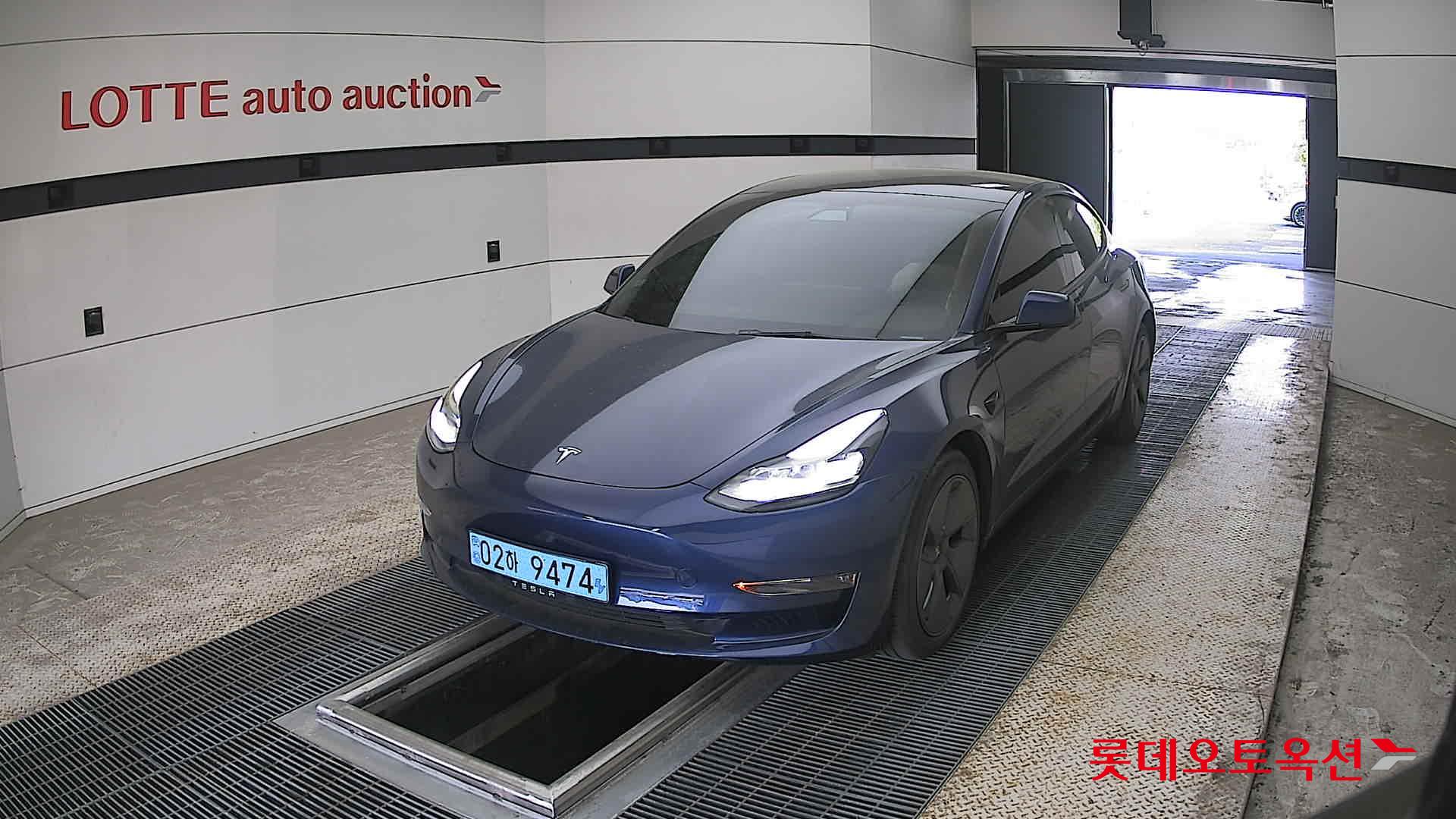 TESLA Model 3 - 10
