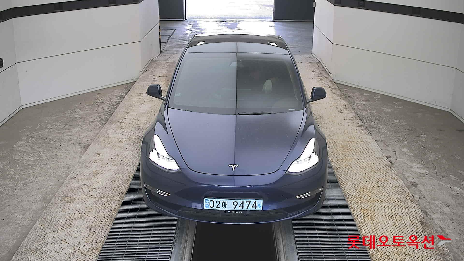 TESLA Model 3