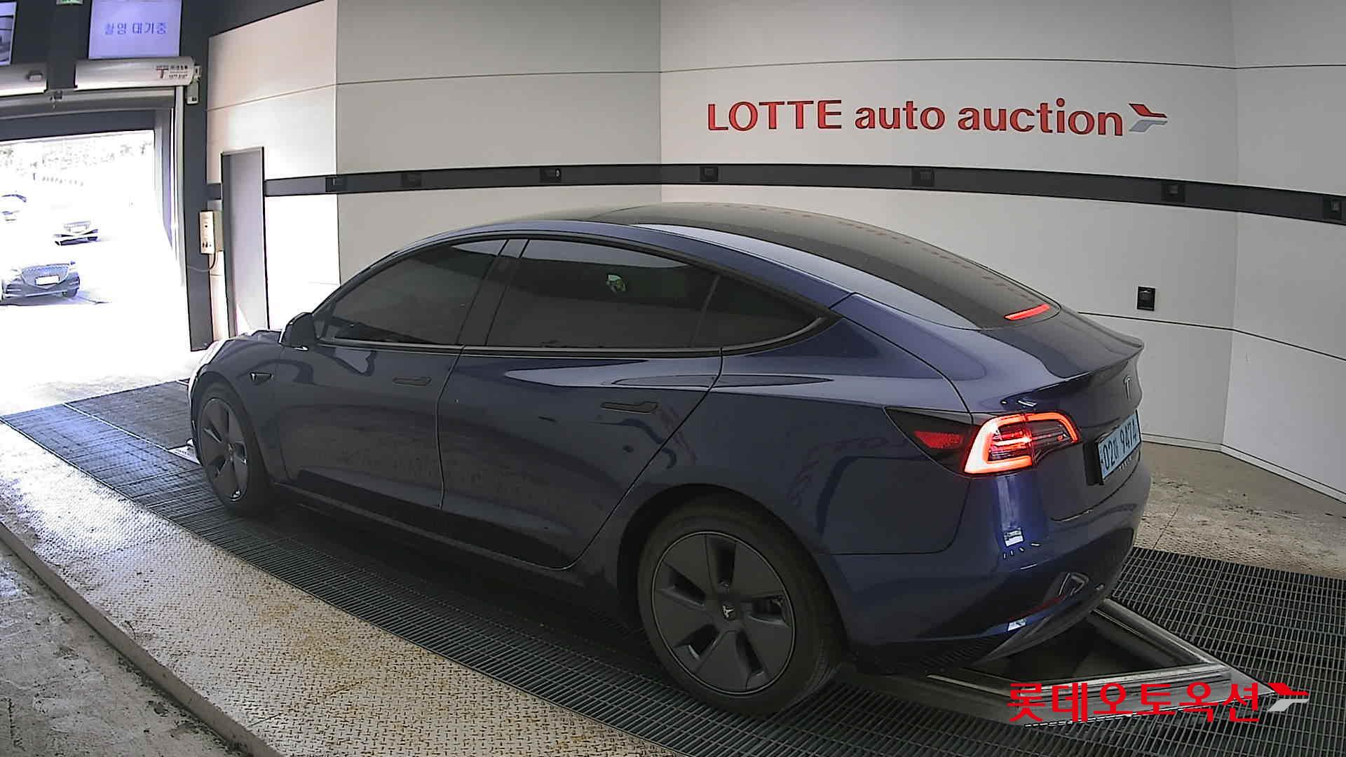 TESLA Model 3 - 15