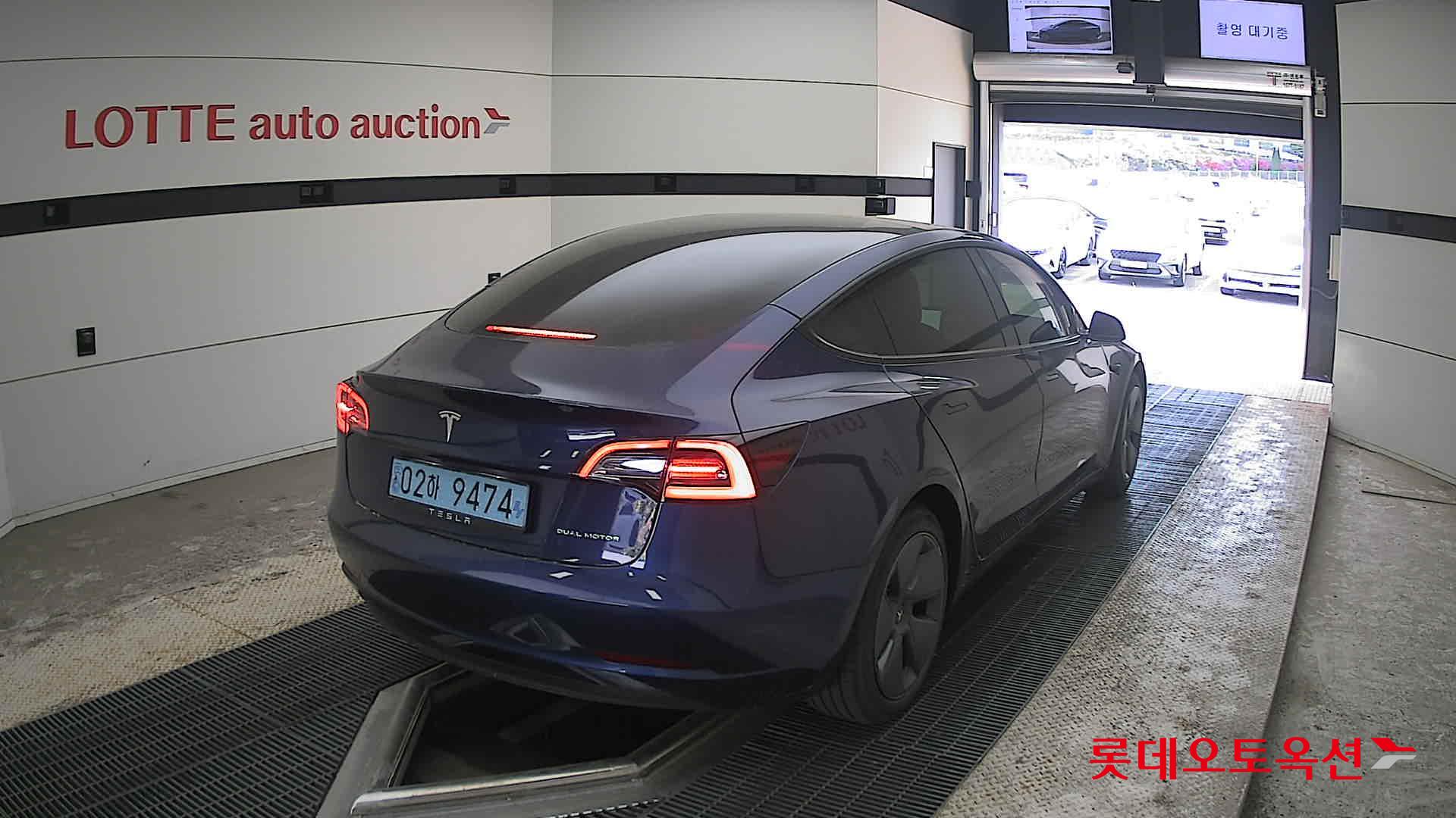 TESLA Model 3 - 18