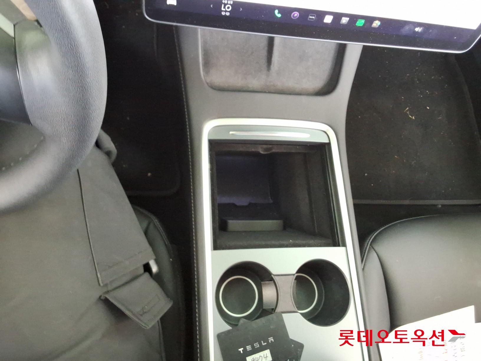 TESLA Model 3 - 34