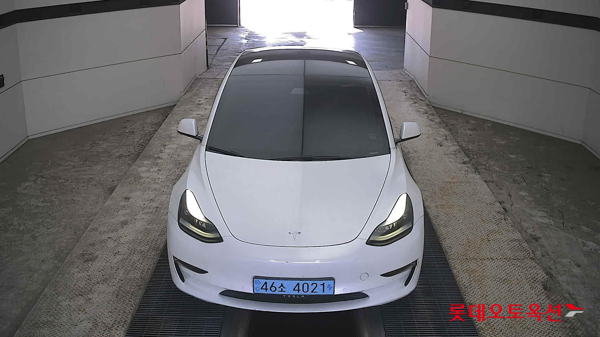 TESLA Model 3