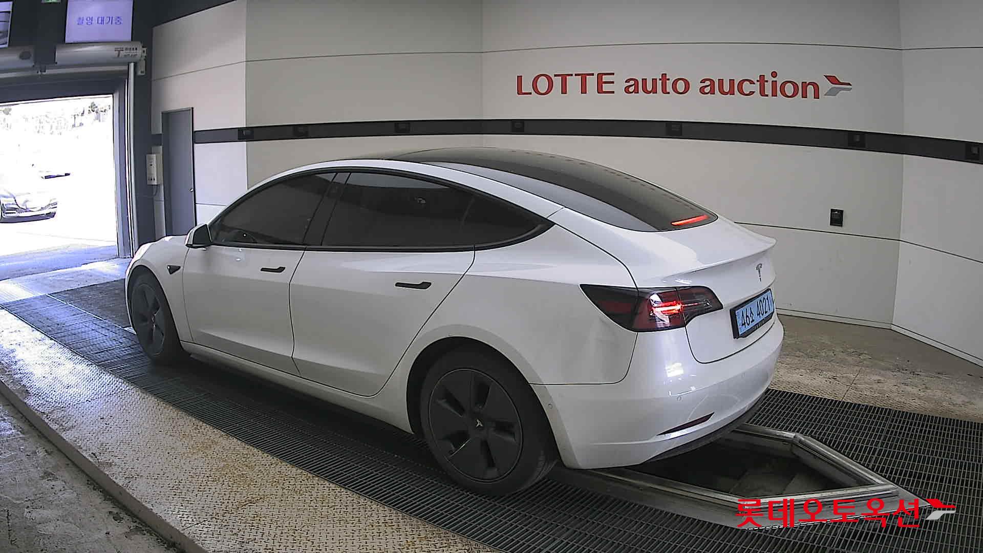TESLA Model 3 - 15