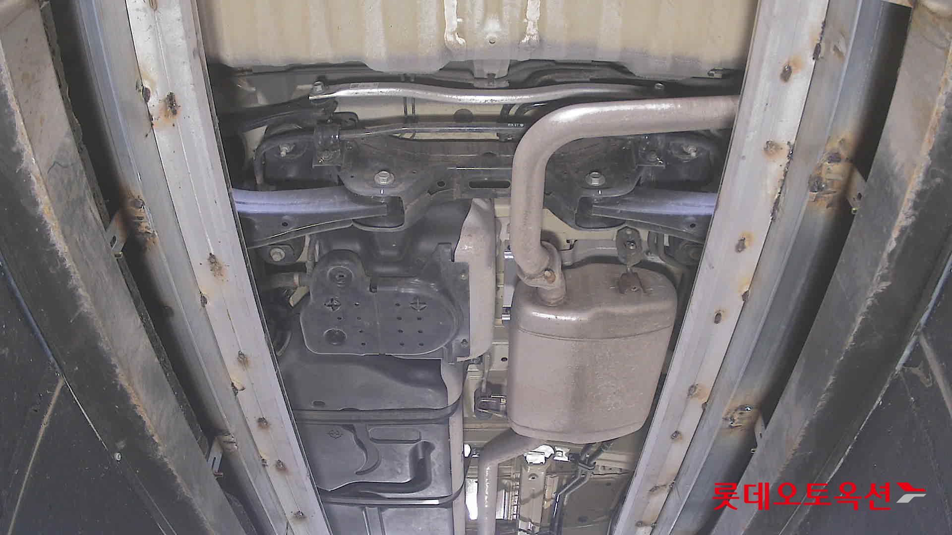Kia Carnival - 2