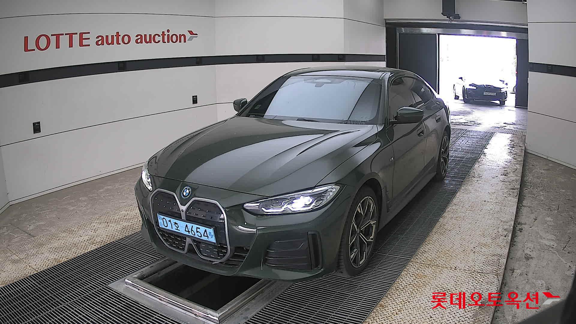 BMW i4 2022 - Image 10