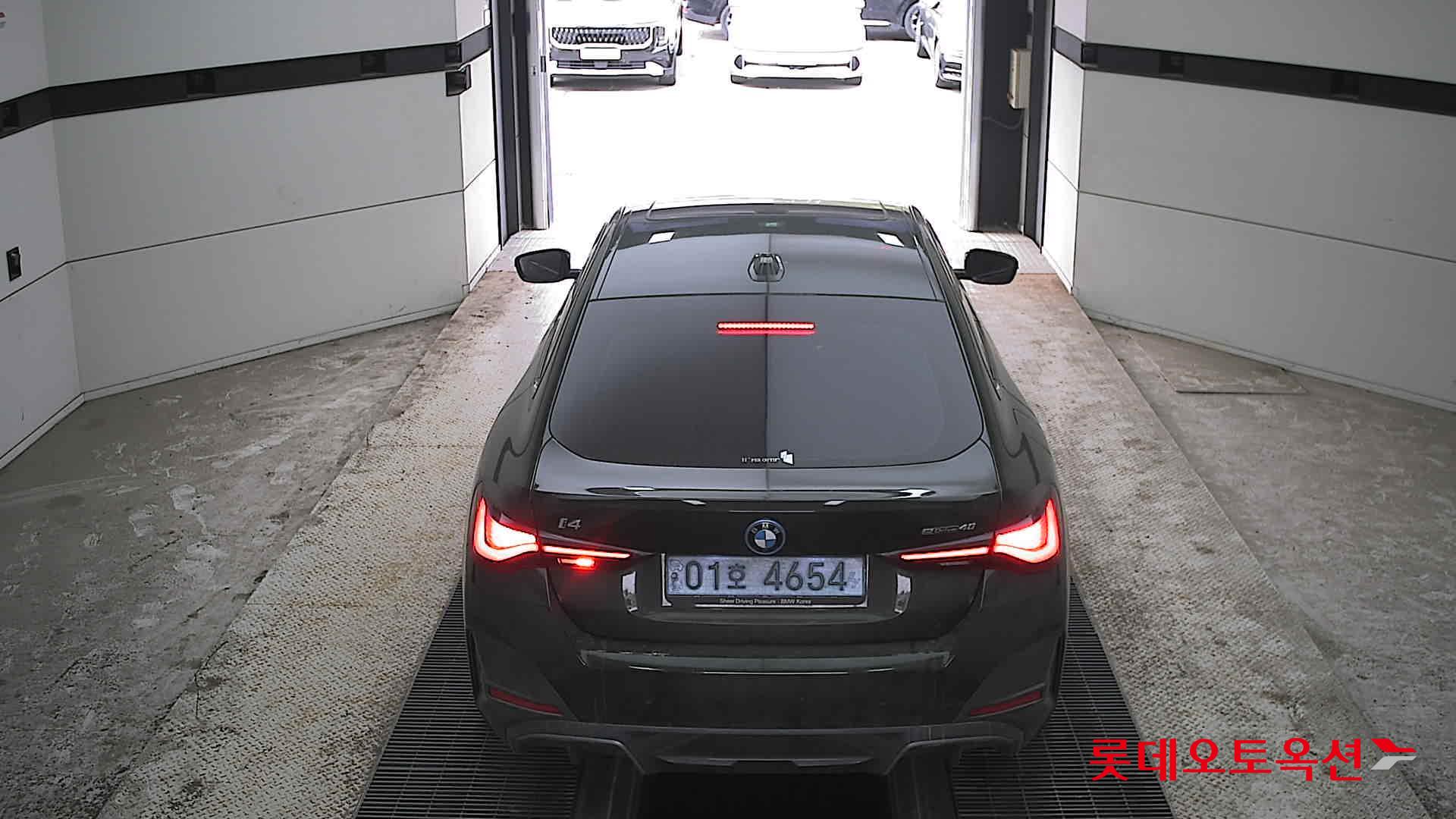 BMW i4 2022 - Image 17