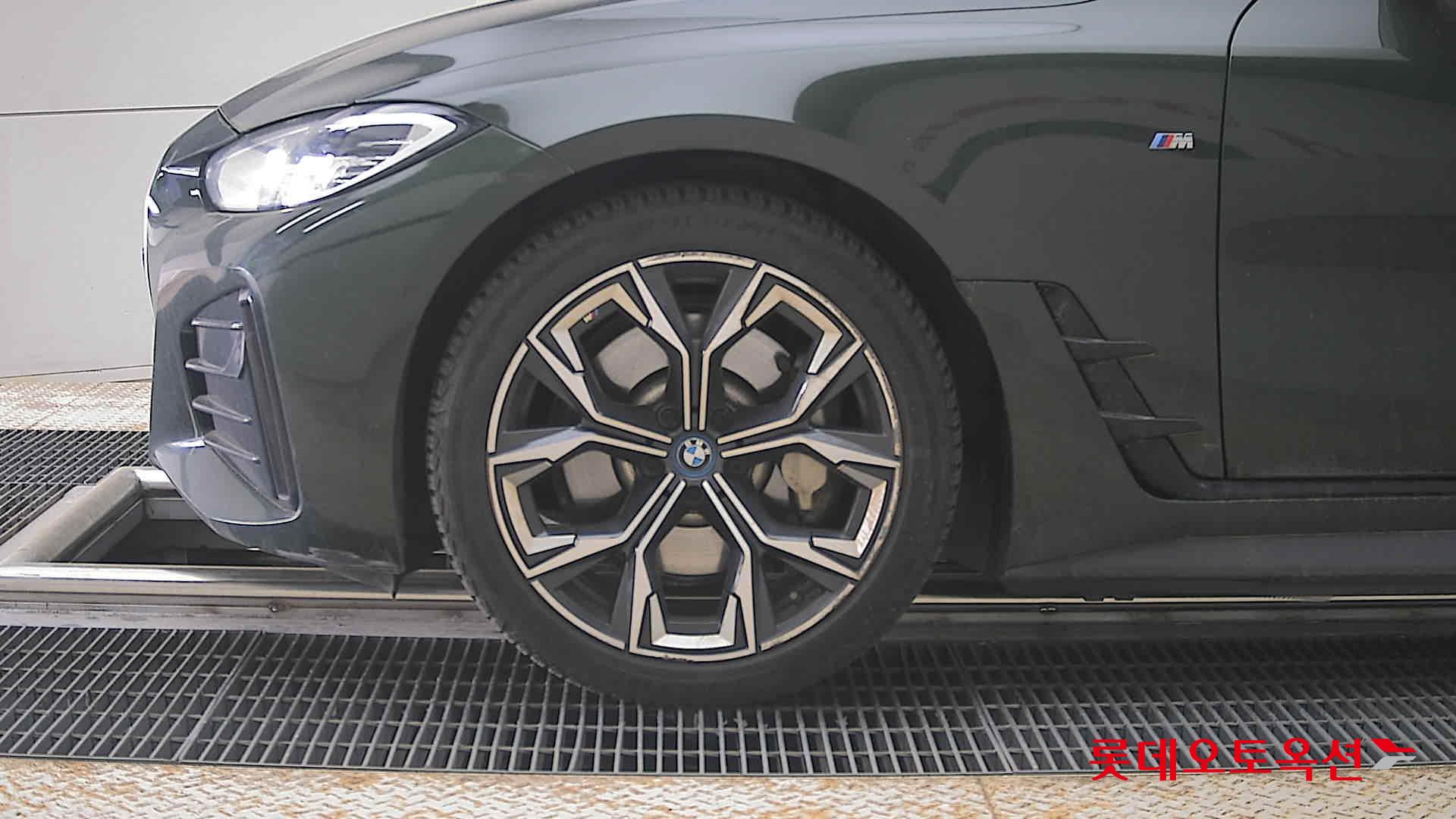 BMW i4 2022 - Image 25