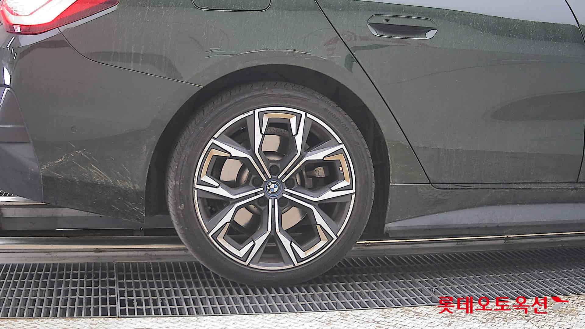 BMW i4 2022 - Image 28