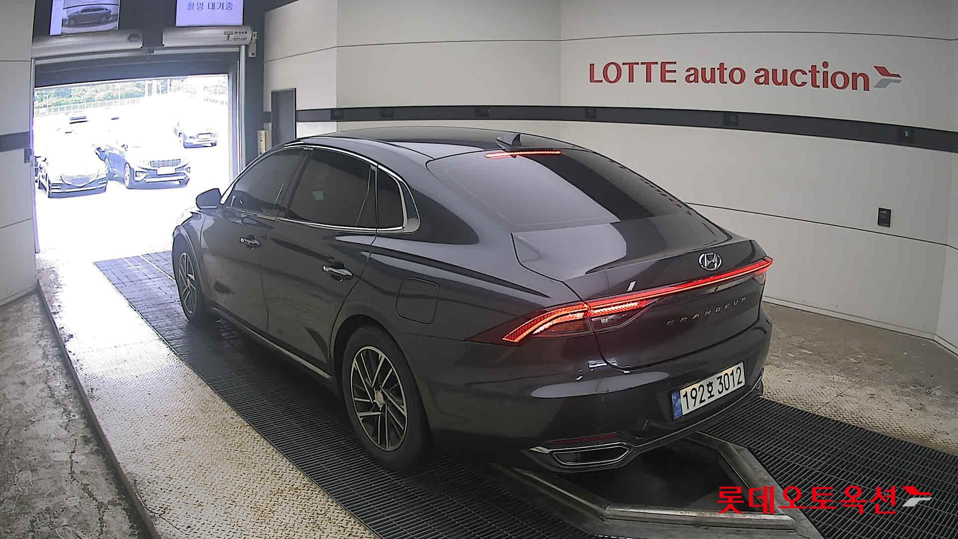 2022 - hyundai grandeur