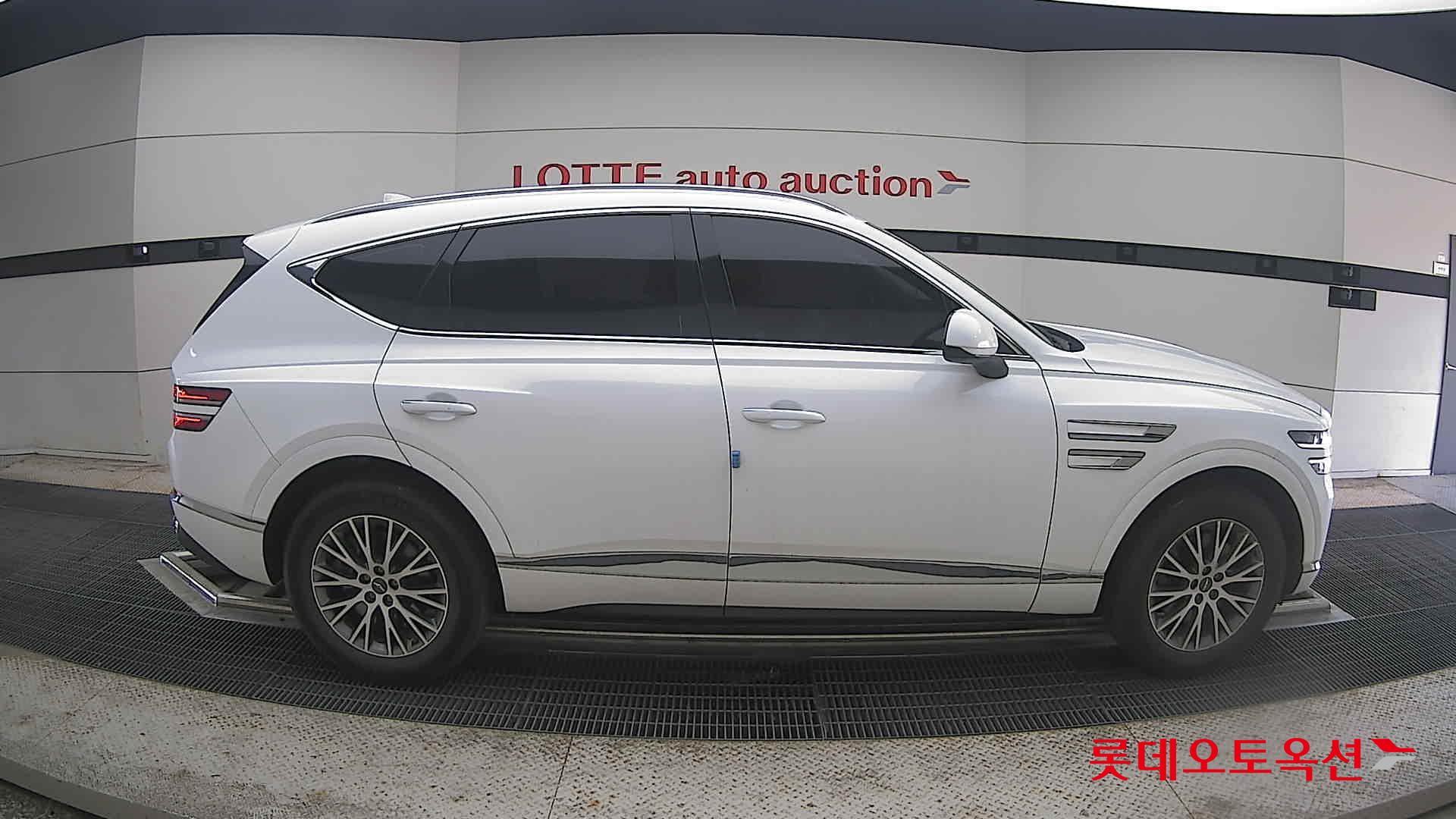 2022 - genesis gv80