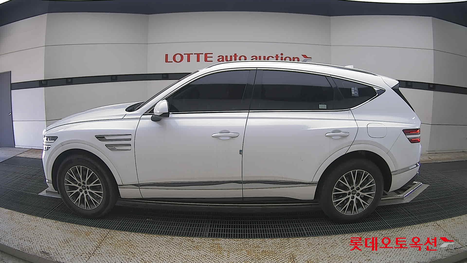 2022 - genesis gv80