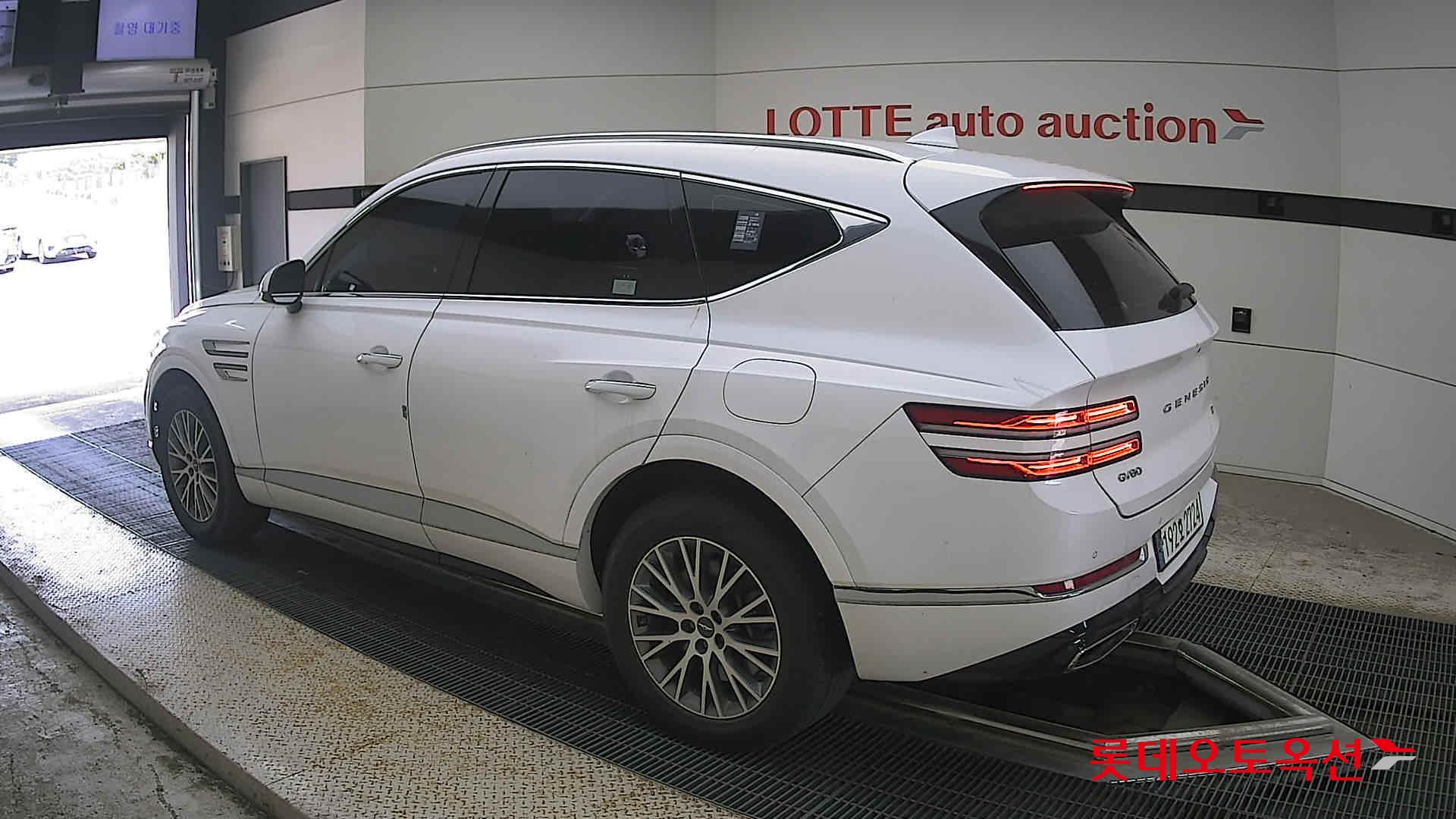 2022 - genesis gv80