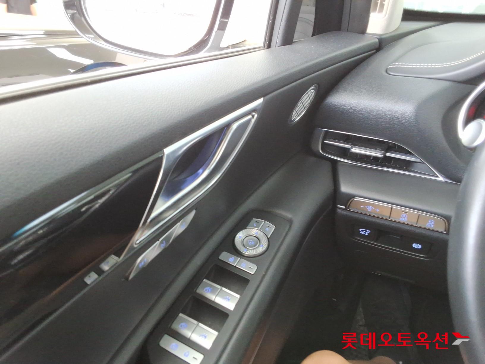 2022 - genesis gv80