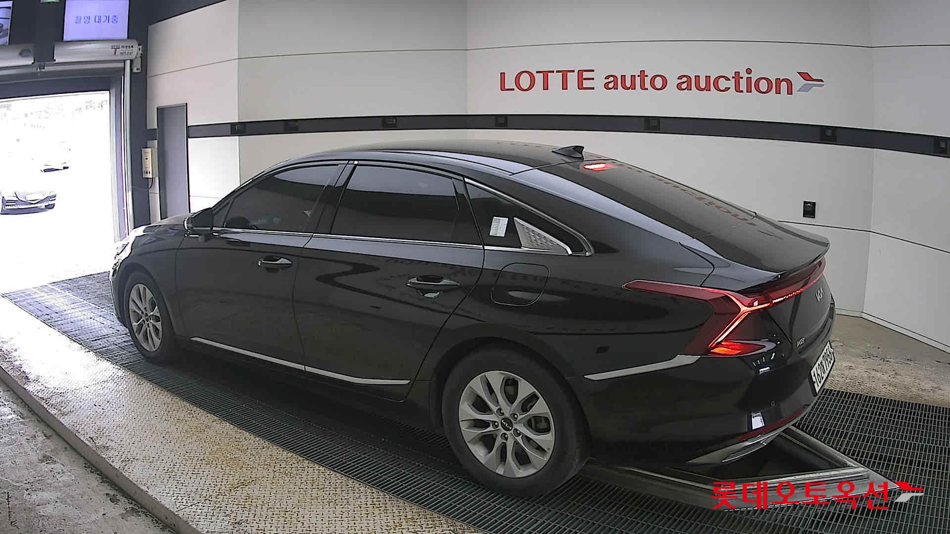 كيا K8 2022 - صورة 15