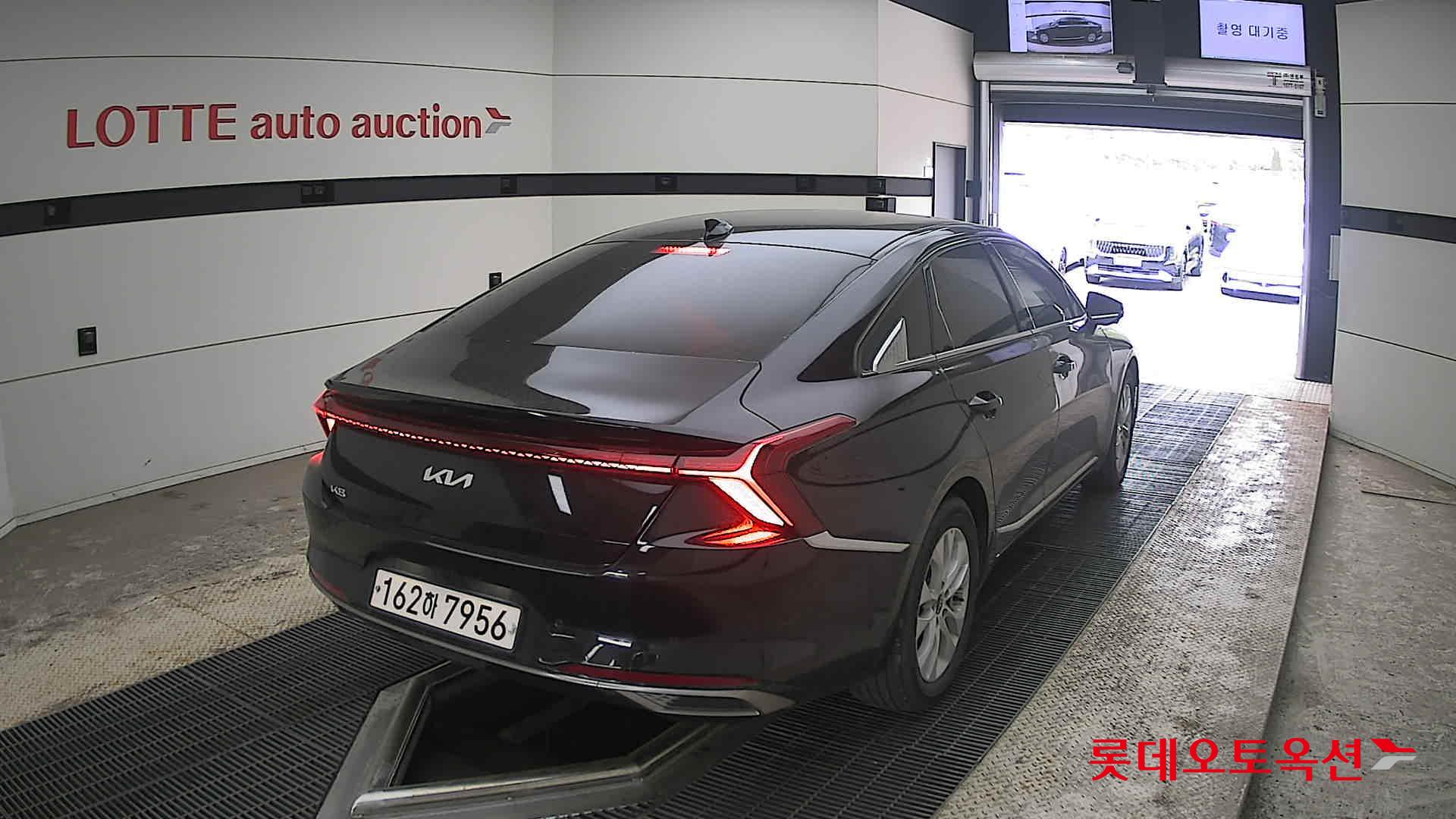 كيا K8 2022 - صورة 18