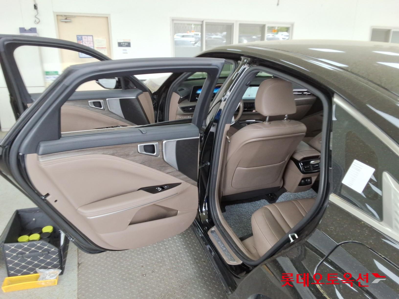 كيا K8 2022 - صورة 37