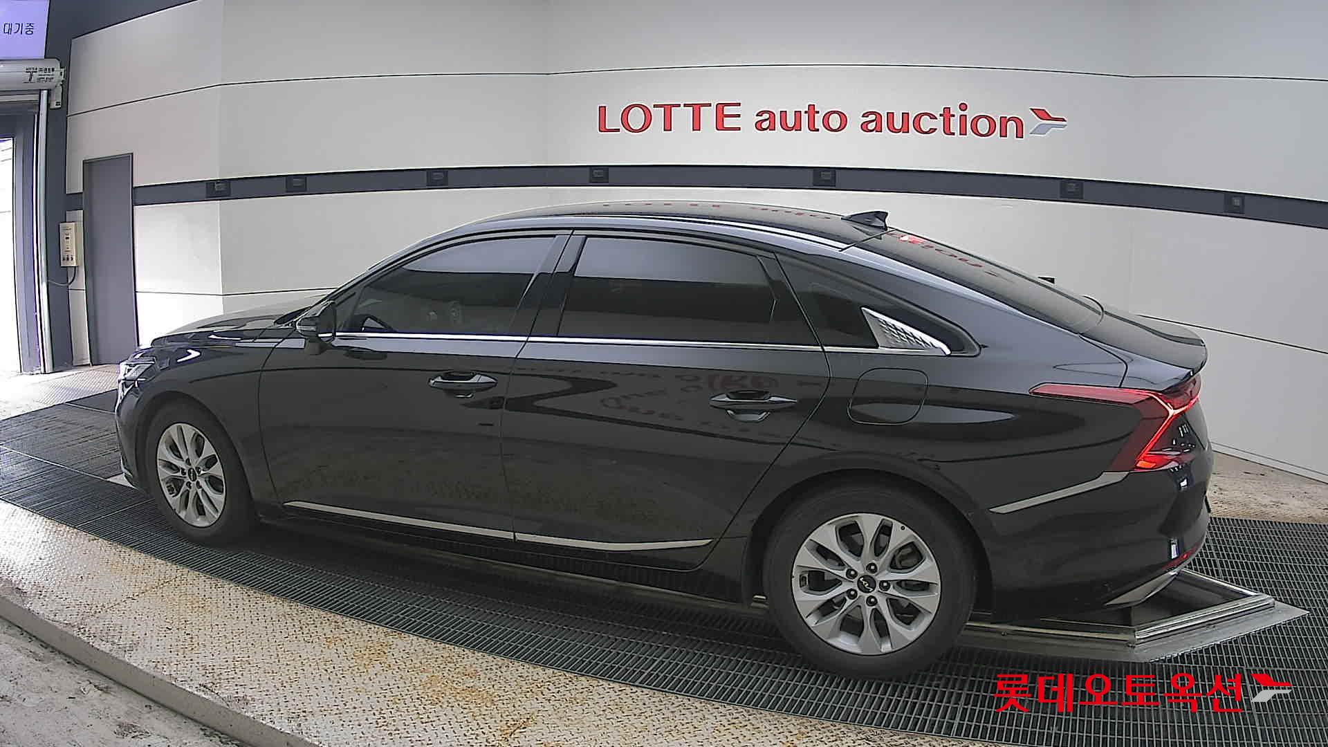 Kia K8 2022 - Image 14