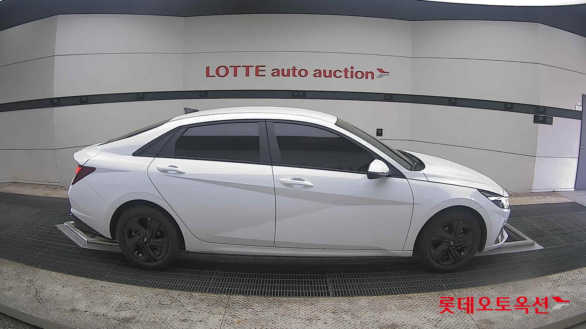 Hyundai Elantra 2023 - Image 21