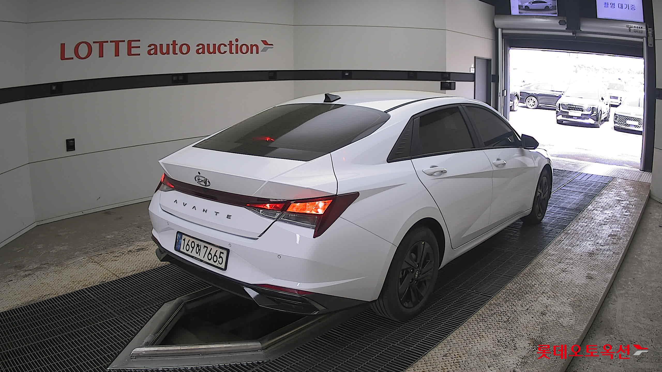 Hyundai Elantra 2023 - Image 5