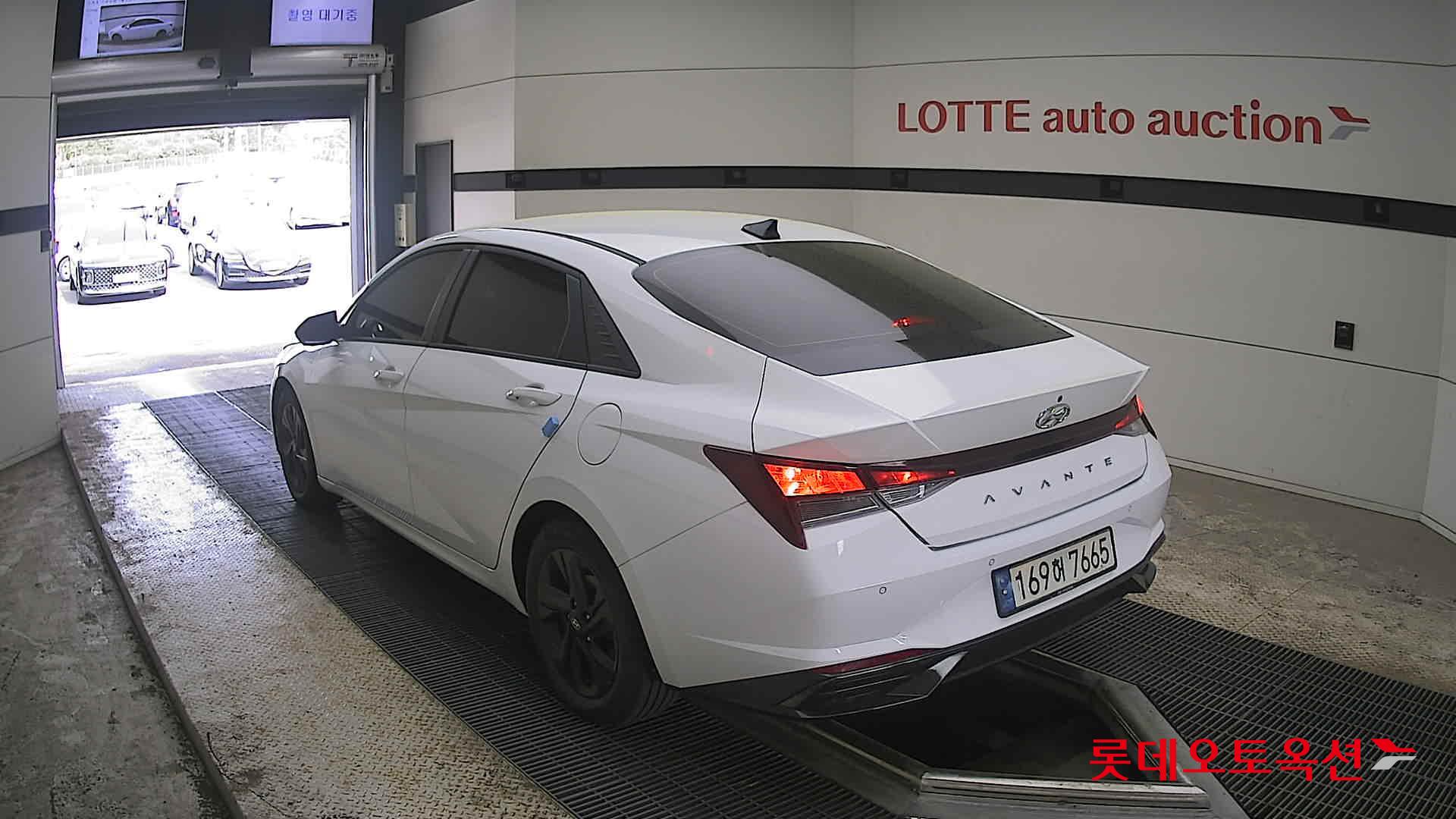 Hyundai Elantra 2023 - Image 4