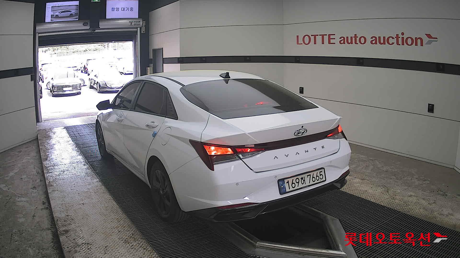 Hyundai Elantra 2023 - Image 16