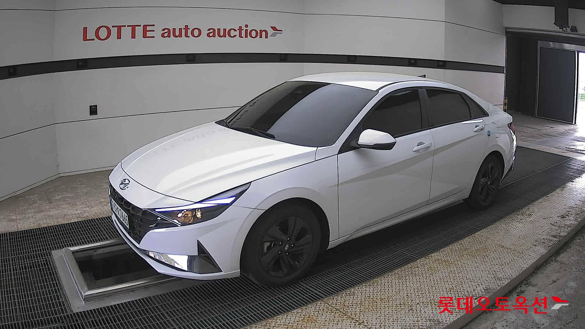 Hyundai Elantra 2023 - Image 11