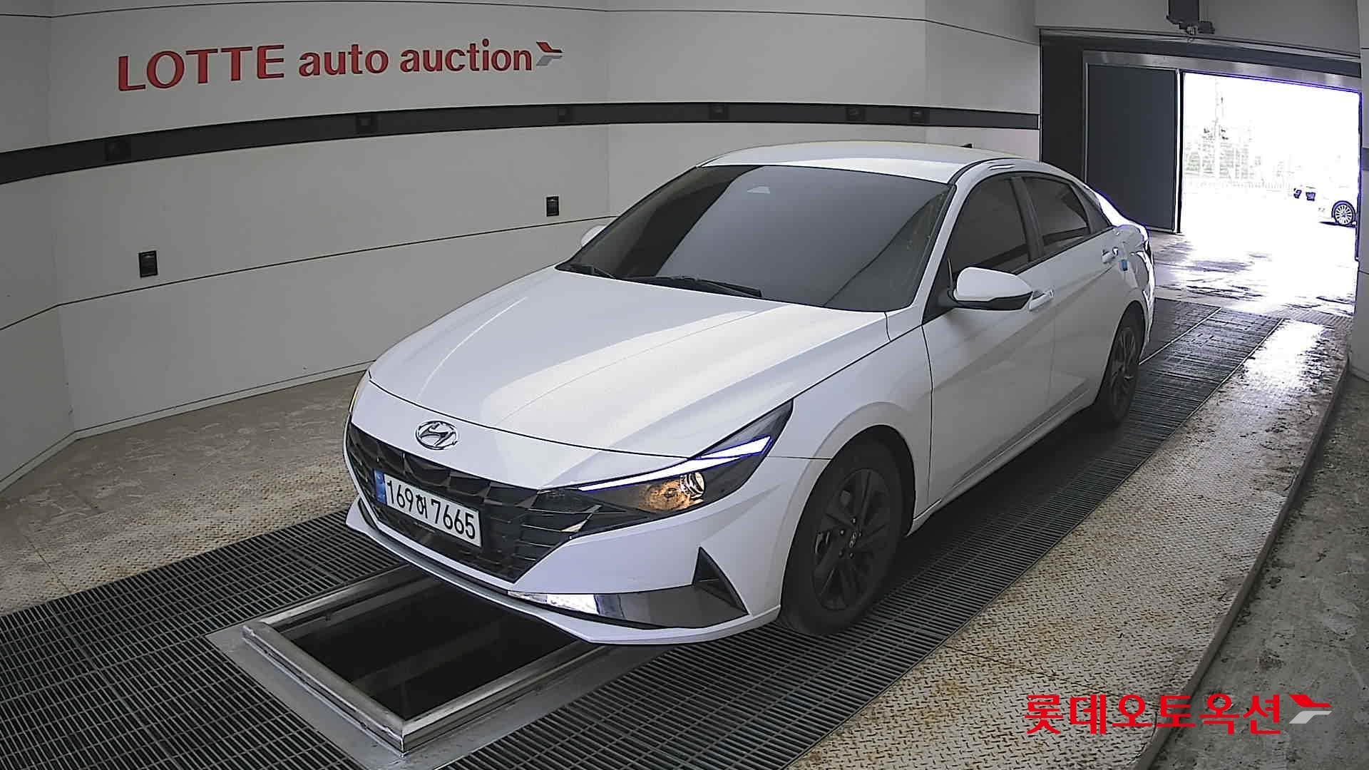 Hyundai Elantra 2023 - Image 3