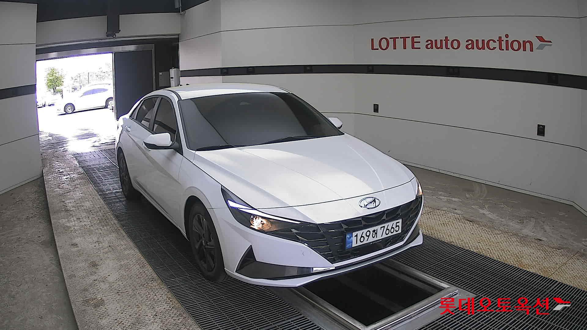 Hyundai Elantra 2023 - Image 24