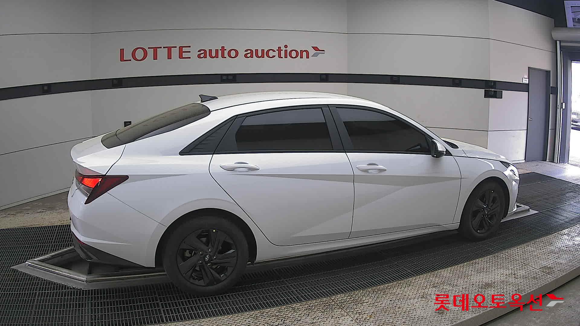 Hyundai Elantra 2023 - Image 20