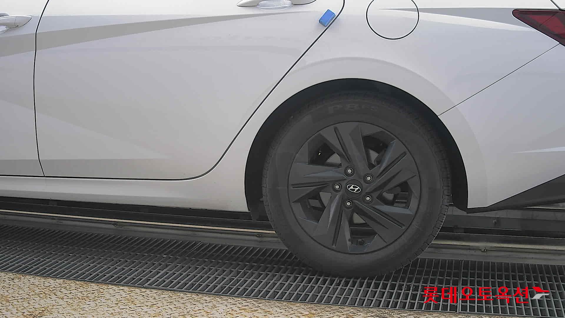 Hyundai Elantra 2023 - Image 26