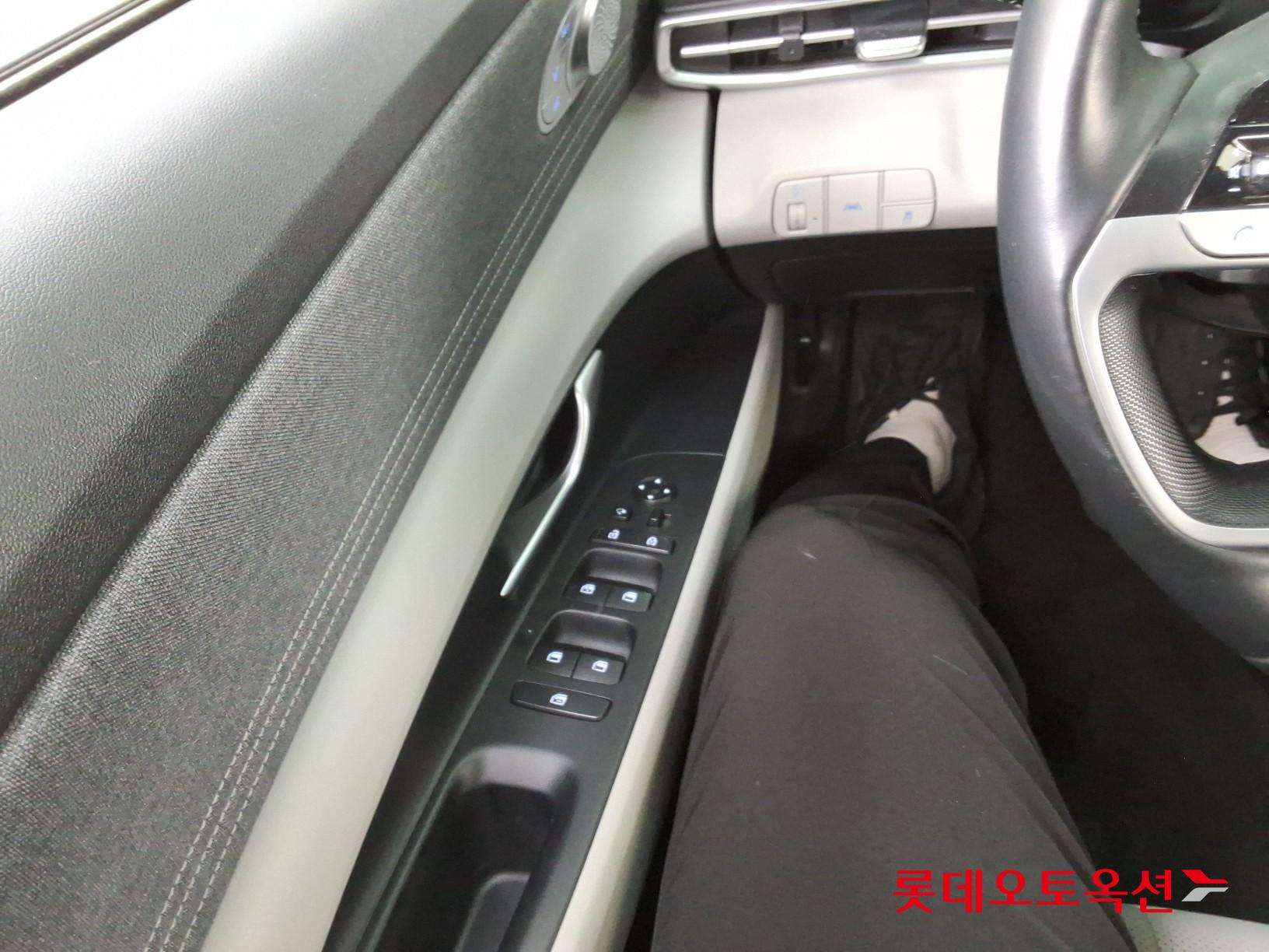 Hyundai Elantra 2023 - Image 29