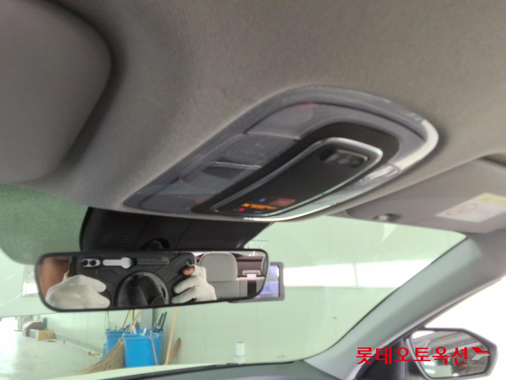 Hyundai Elantra 2023 - Image 31