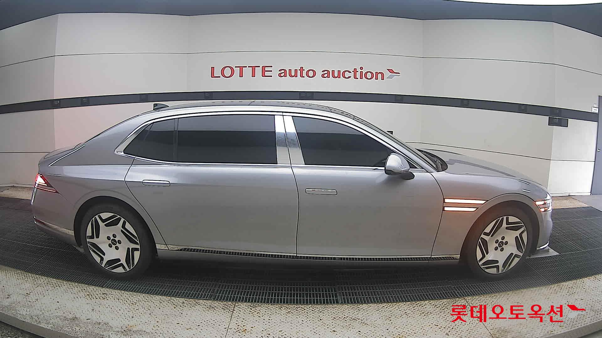 2023 - genesis g90