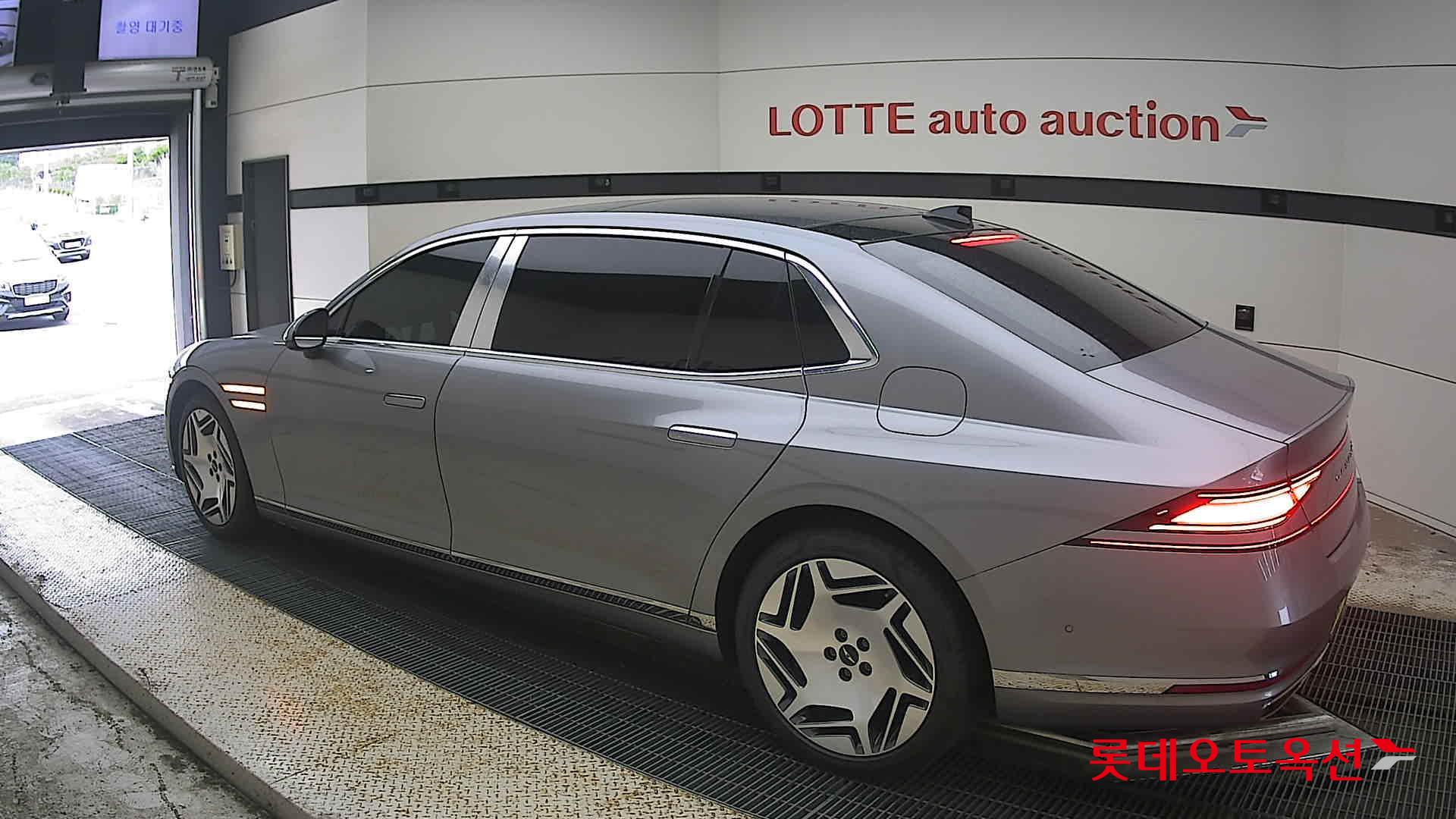 2023 - genesis g90
