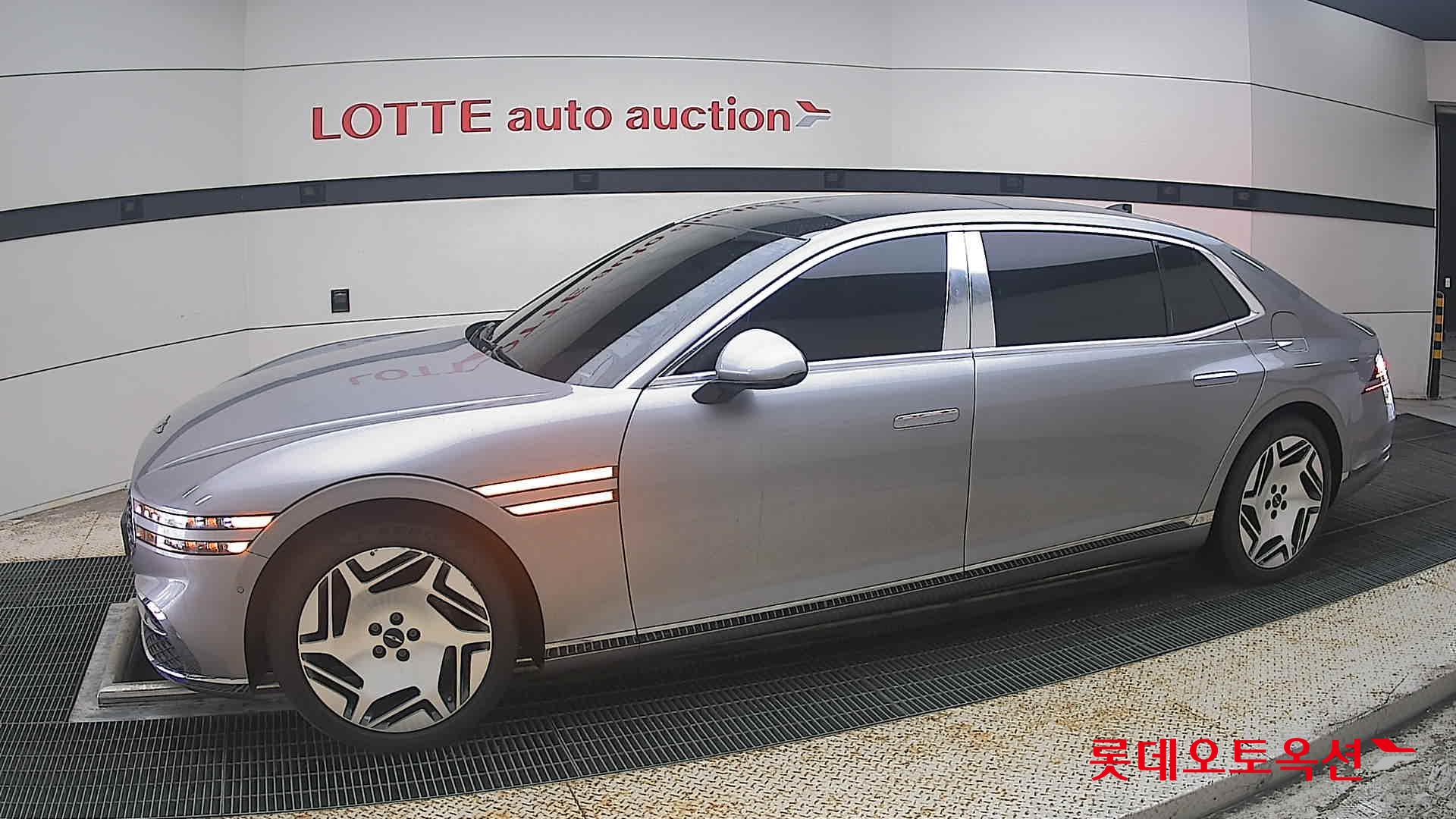2023 - genesis g90