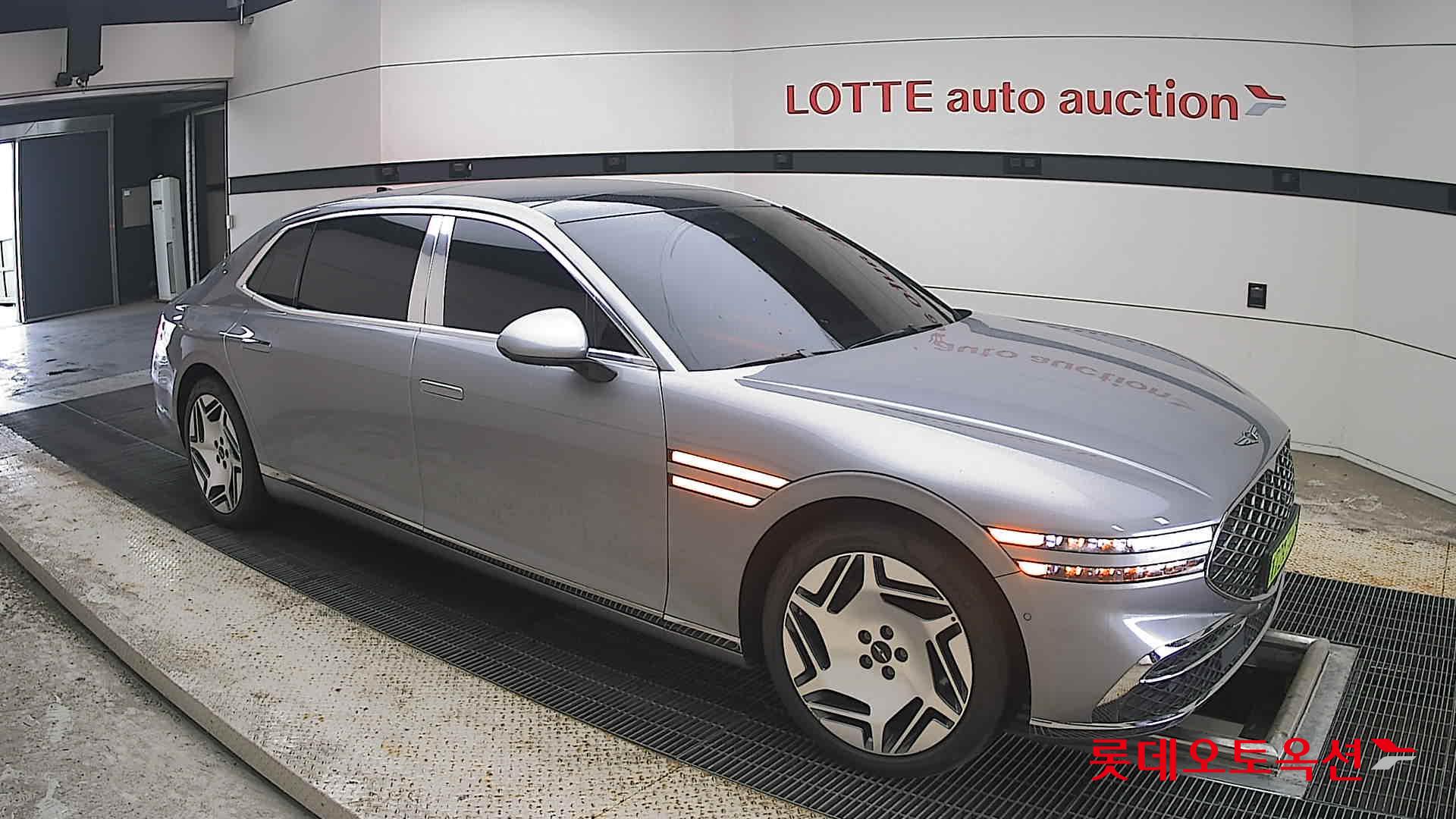 2023 - genesis g90