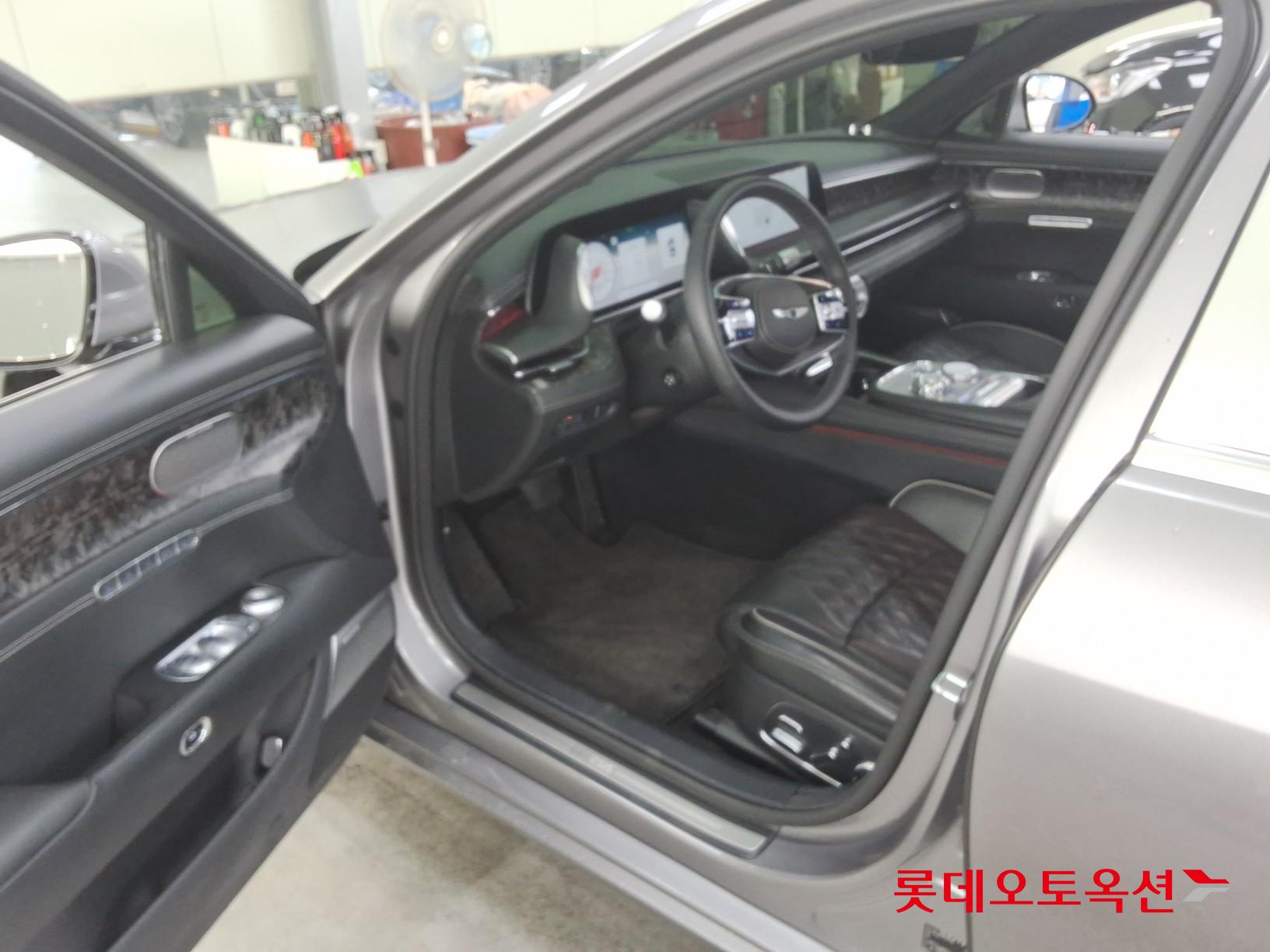 2023 - genesis g90