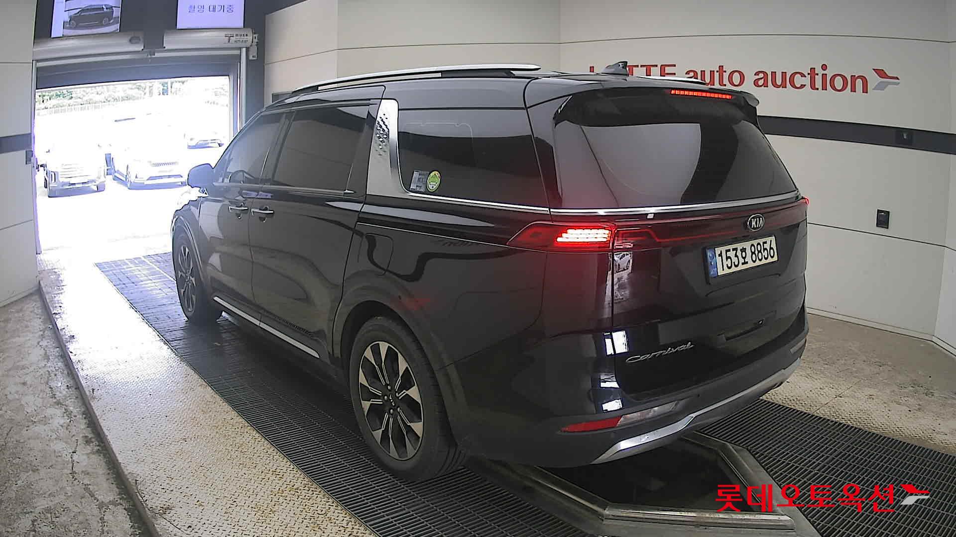 Kia Carnival 2021 Черный из Кореи, фото 6