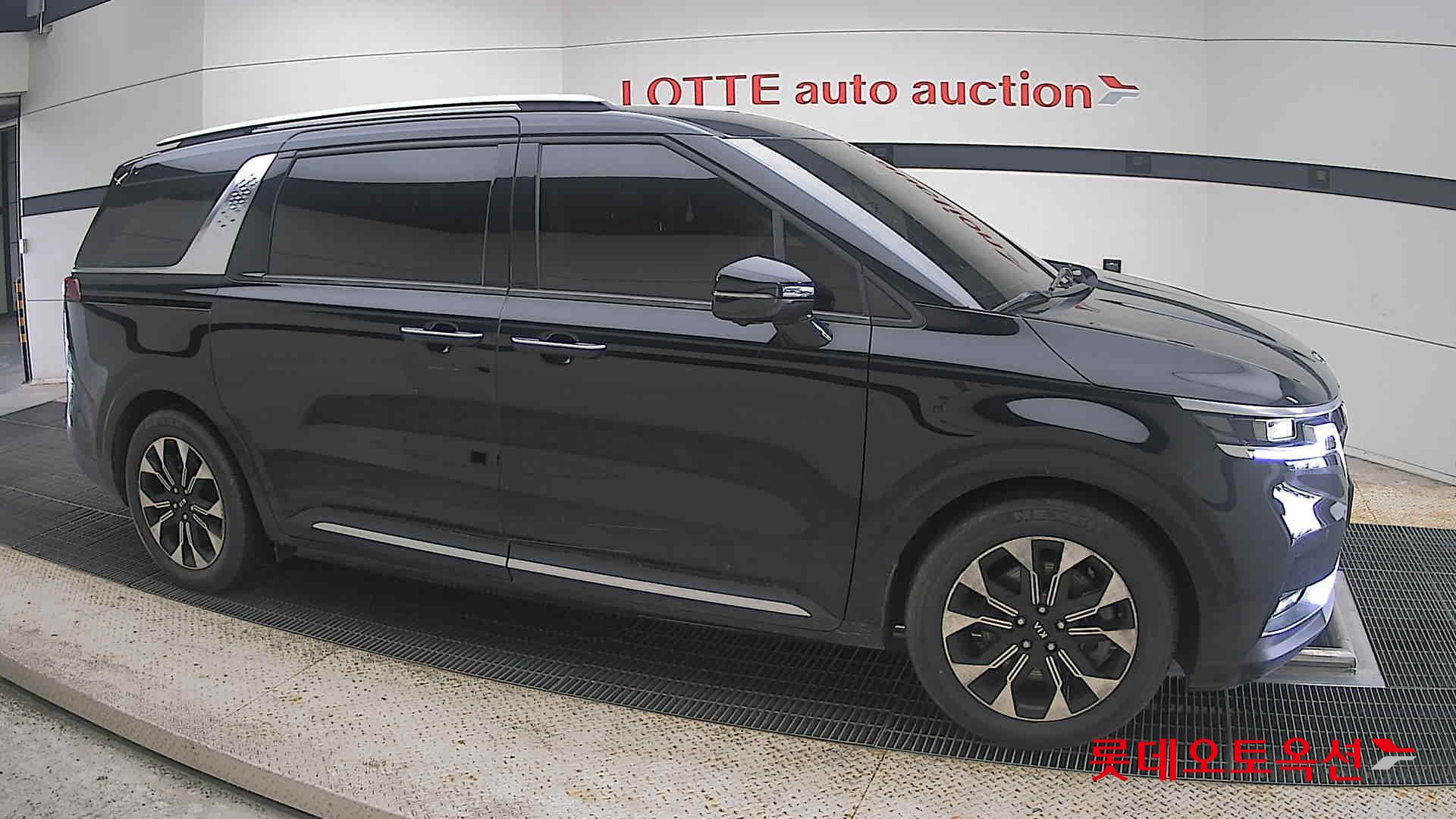 Kia Carnival id 4504282 из Кореи 17