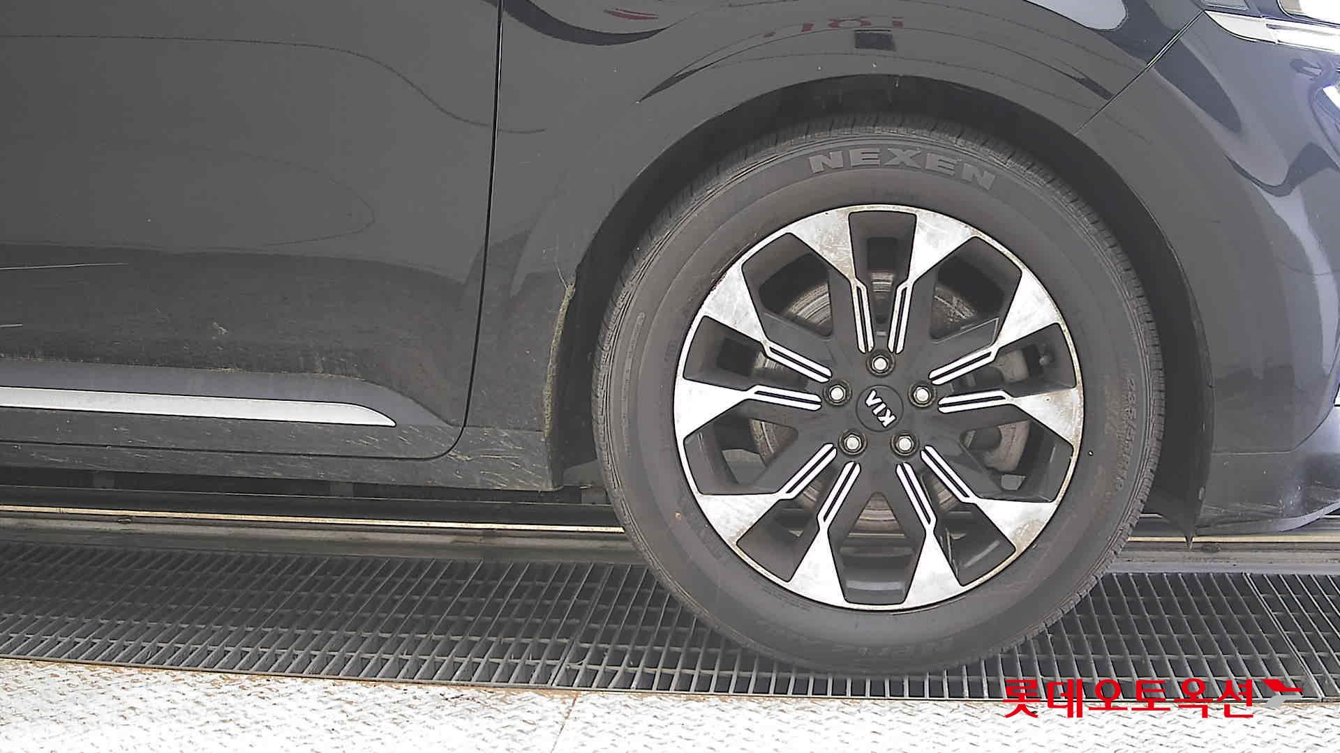 Kia Carnival id 4504282 из Кореи 23
