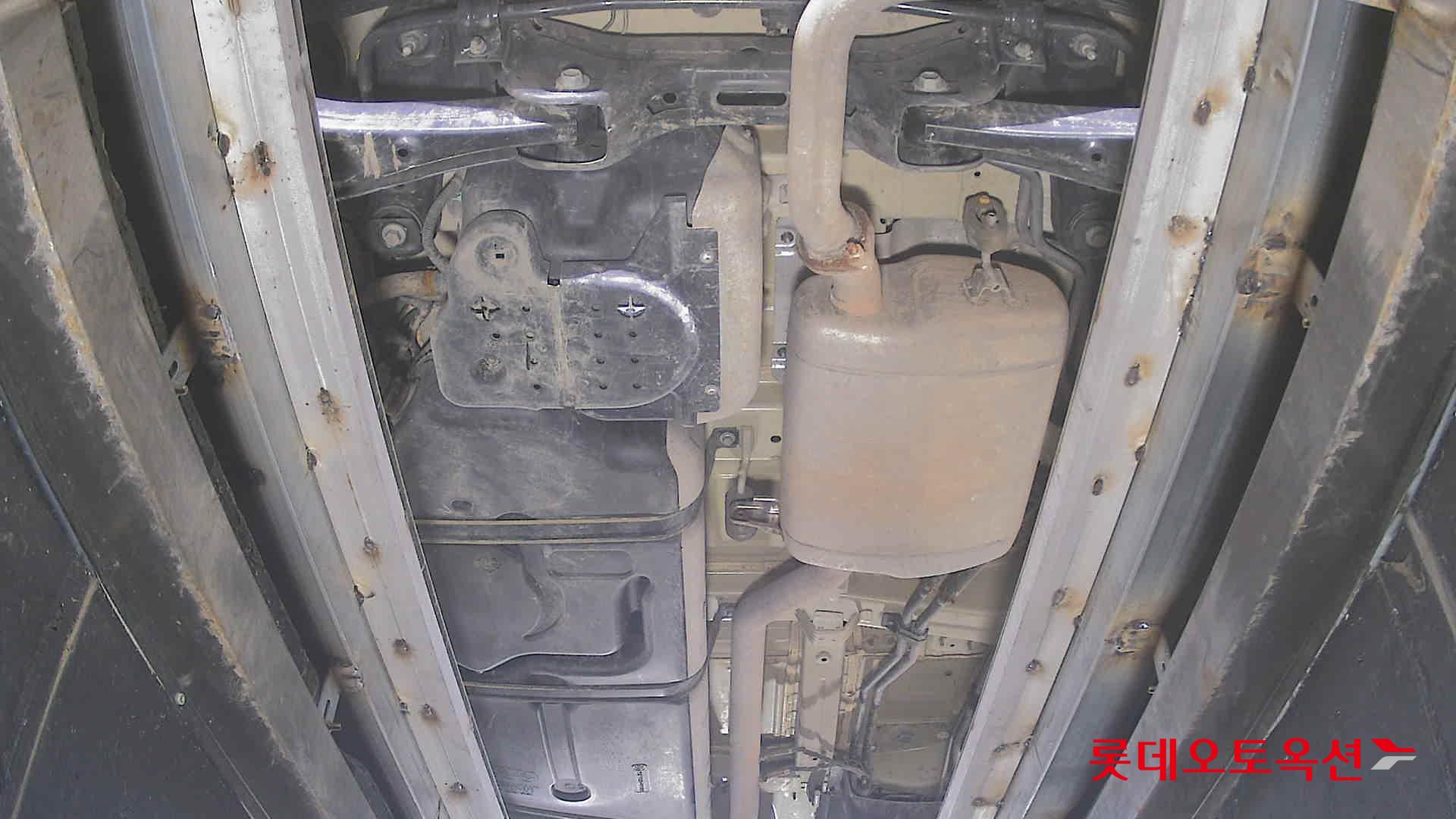 Kia Carnival - 2