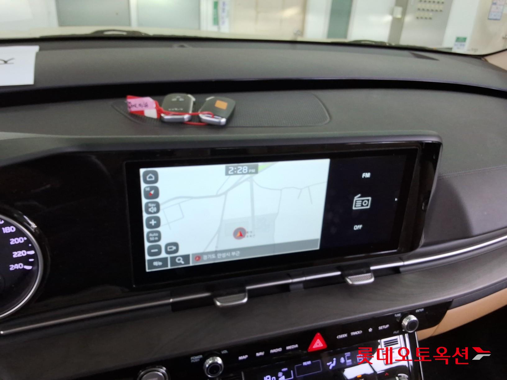 Kia Carnival - 32