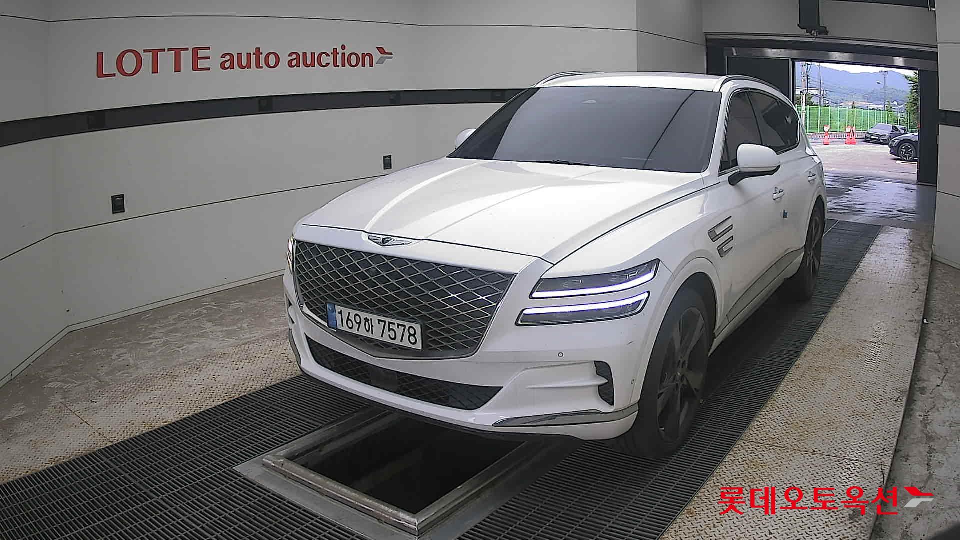 2022 - genesis gv80