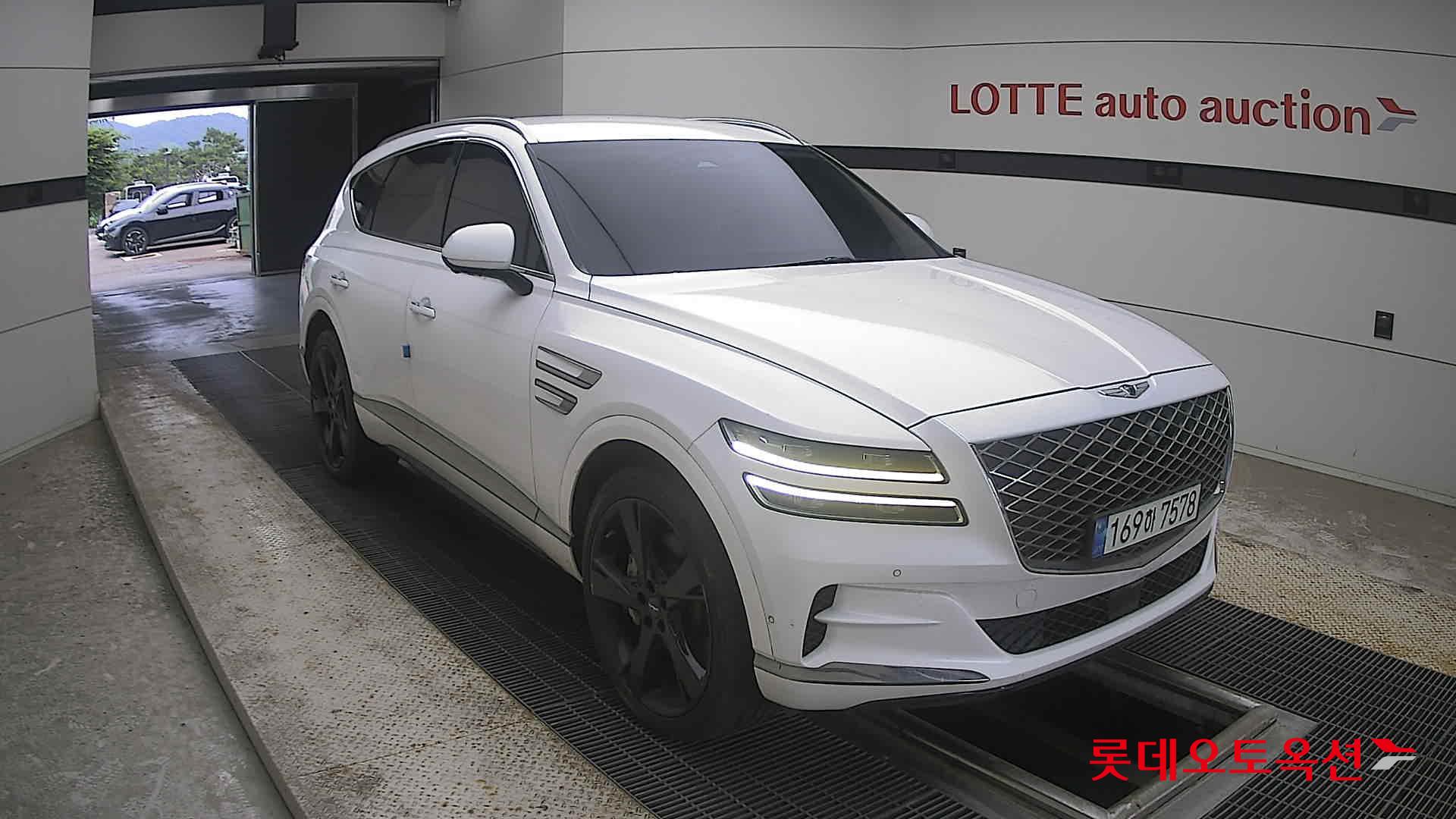 2022 - genesis gv80