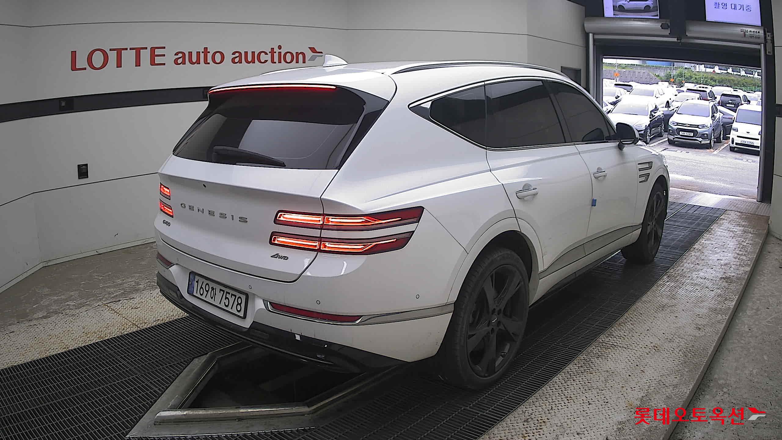 2022 - genesis gv80