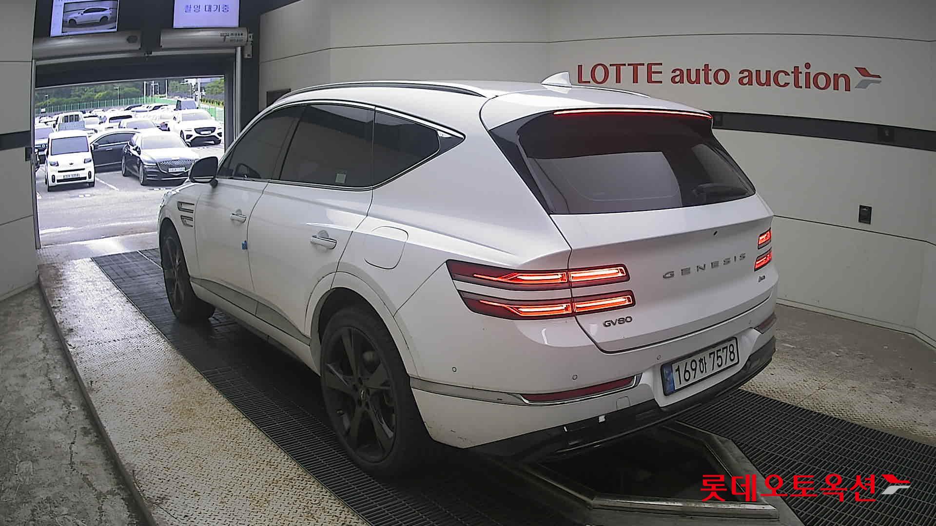 2022 - genesis gv80