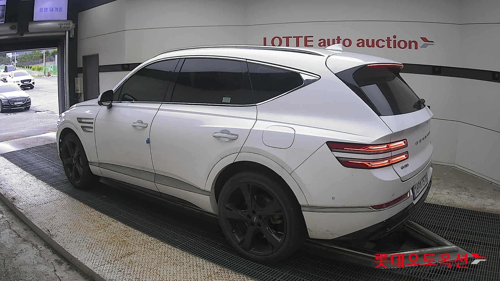 2022 - genesis gv80