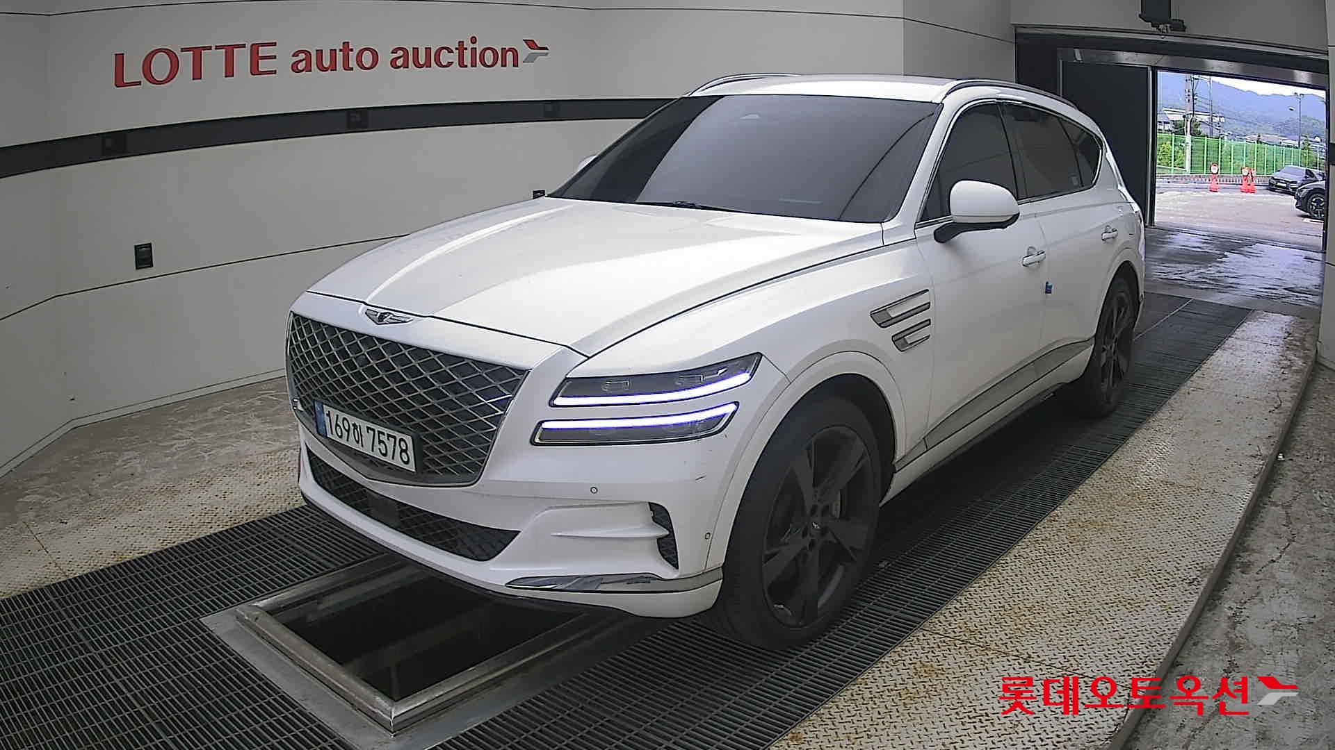 2022 - genesis gv80