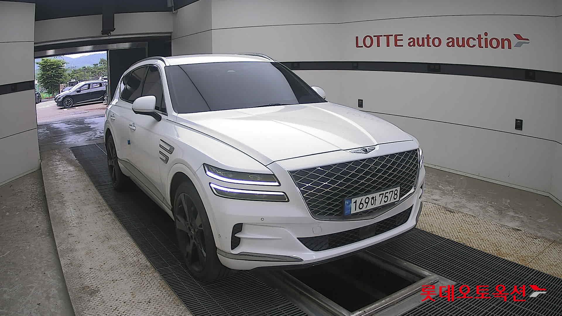 2022 - genesis gv80